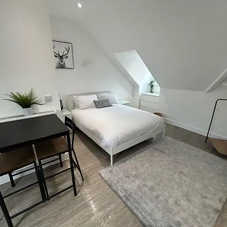 7 Studio, Filton, Next To Airbus Apartman Bristol